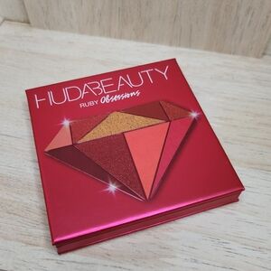 HUDA BEAUTY Ruby Obsessions Palette.
